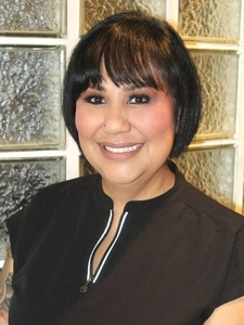 Becky, Registered Dental Assistant and Treatment Coordinator at Duncan Dental Studio